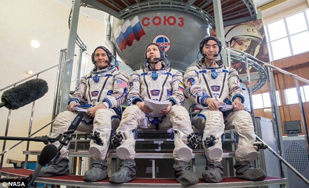 Astronaut Dating Simulator Ariane Help Me
